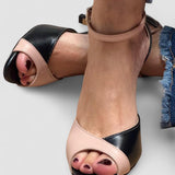 Noirella - Buty na średnim obcasie z paskiem na kostce